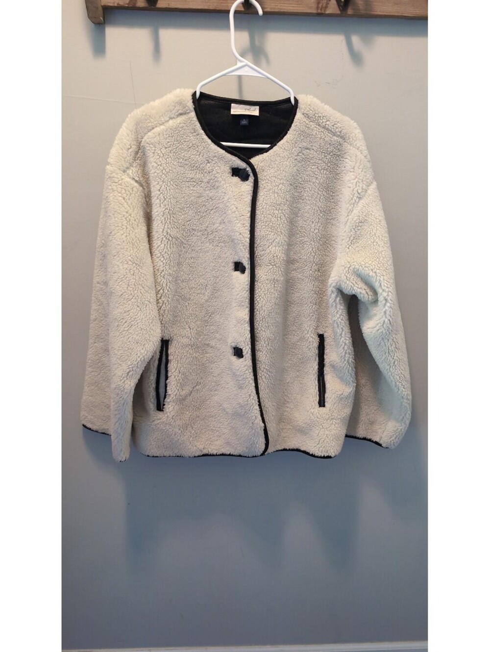 Universal thread women's faux fur sweater size XL